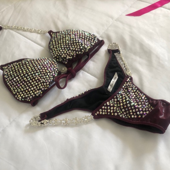 Competition Bikini CPA/NPC - Picture 1 of 2